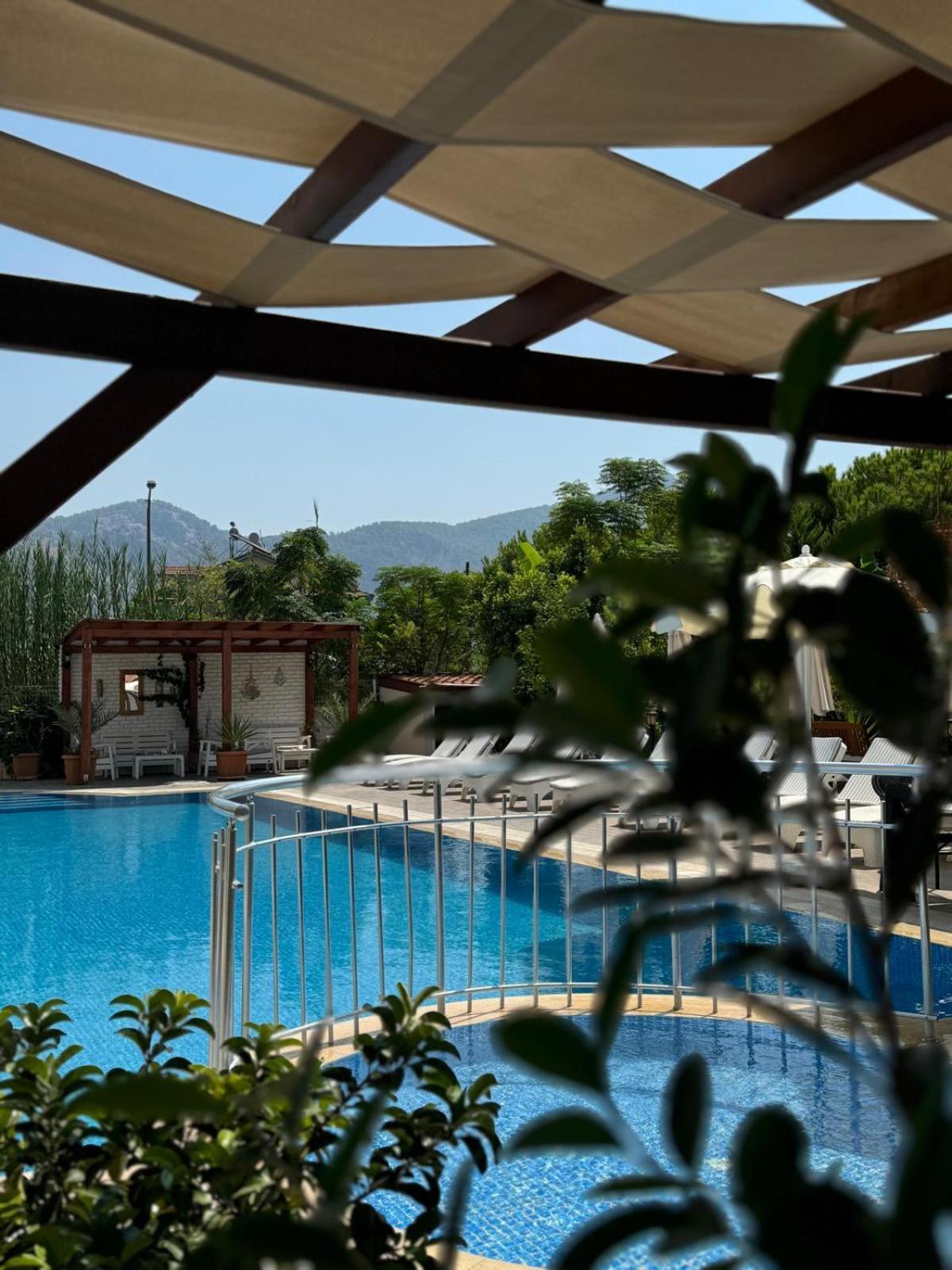 Vespera Hotel Дальян Екстер'єр фото
